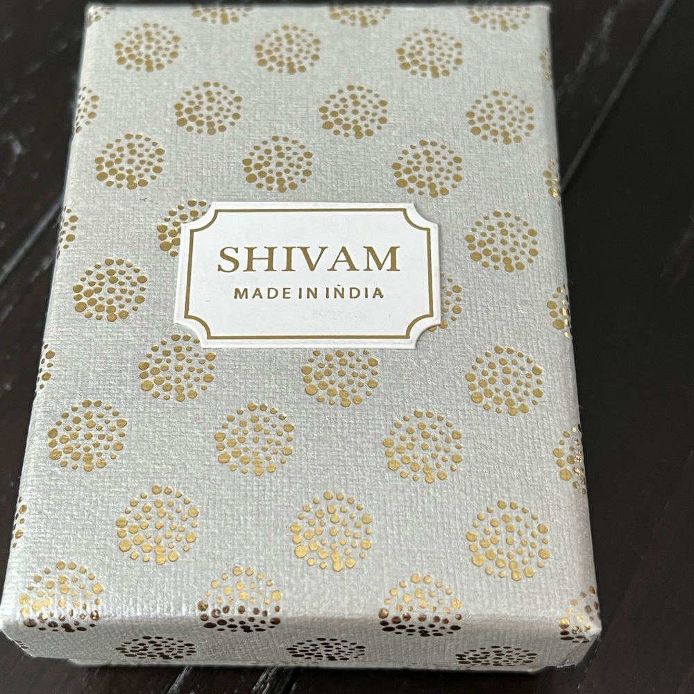 Shivam Earrings - Picture 8 of 8